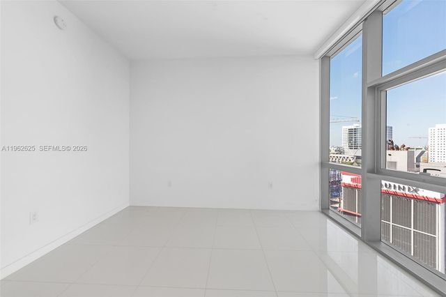 851 NE 1st Ave 1012, Miami, FL 33132