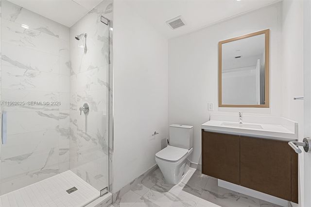 851 NE 1st Ave 1012, Miami, FL 33132