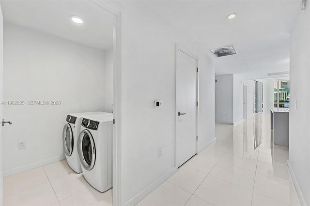 851 NE 1st Ave 1012, Miami, FL 33132