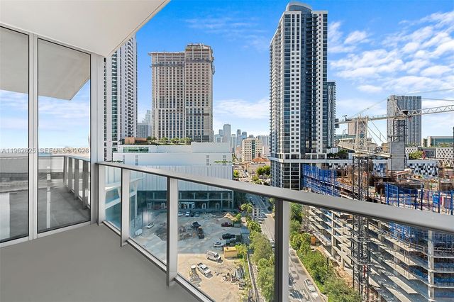 851 NE 1st Ave 1012, Miami, FL 33132