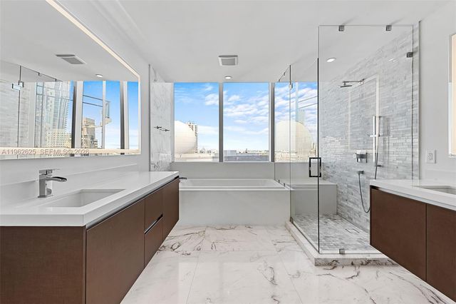 851 NE 1st Ave 1012, Miami, FL 33132