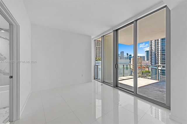 851 NE 1st Ave 1012, Miami, FL 33132