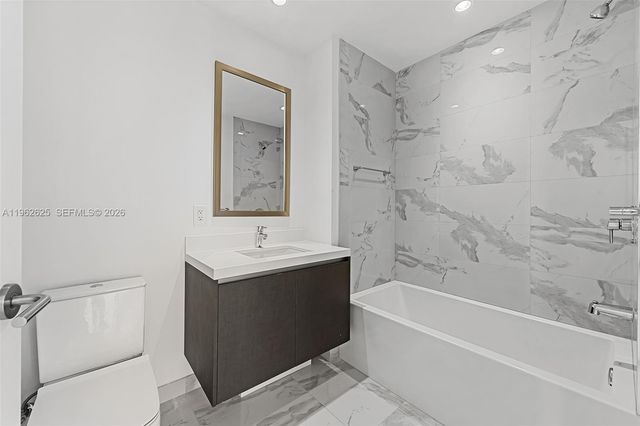 851 NE 1st Ave 1012, Miami, FL 33132