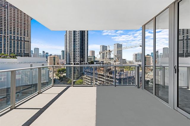 851 NE 1st Ave 1012, Miami, FL 33132