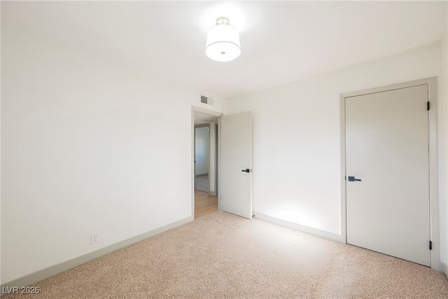 2121 Lawry Avenue, North Las Vegas, NV 89032