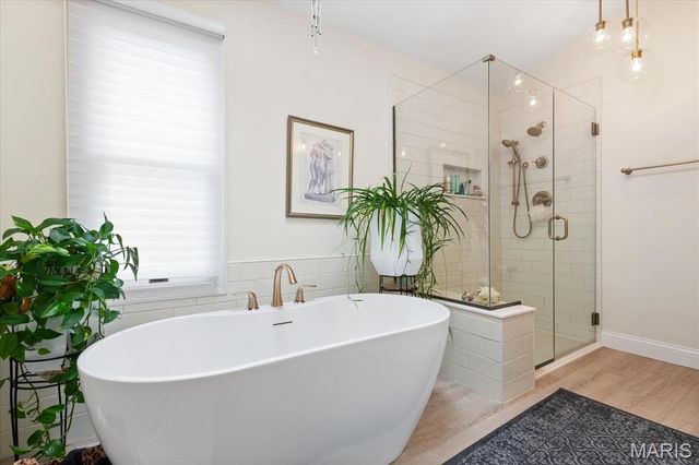 1462 Carriage Bridge Trail, Ballwin, MO 63021