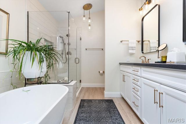 1462 Carriage Bridge Trail, Ballwin, MO 63021