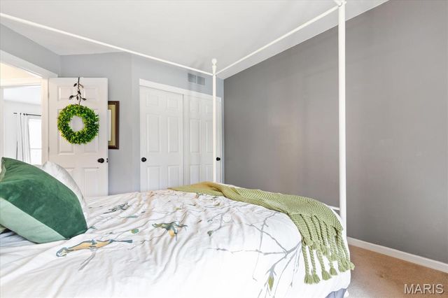 1462 Carriage Bridge Trail, Ballwin, MO 63021