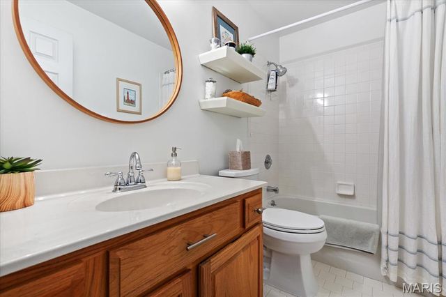 1462 Carriage Bridge Trail, Ballwin, MO 63021