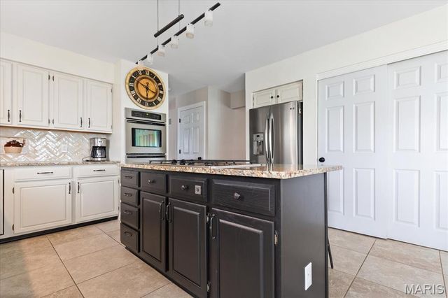 1462 Carriage Bridge Trail, Ballwin, MO 63021