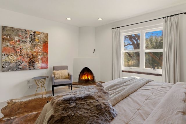 3881 Old Santa Fe Trail, Santa Fe, NM 87505