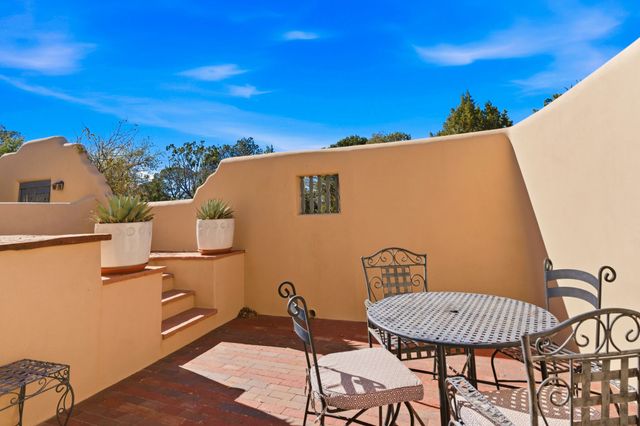 3881 Old Santa Fe Trail, Santa Fe, NM 87505
