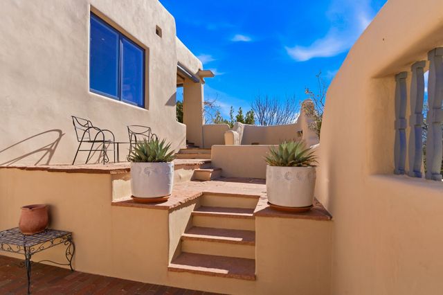 3881 Old Santa Fe Trail, Santa Fe, NM 87505