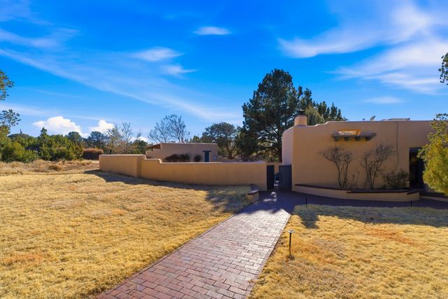 3881 Old Santa Fe Trail, Santa Fe, NM 87505