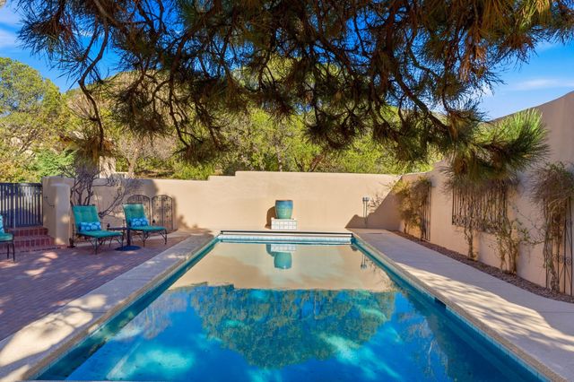 3881 Old Santa Fe Trail, Santa Fe, NM 87505