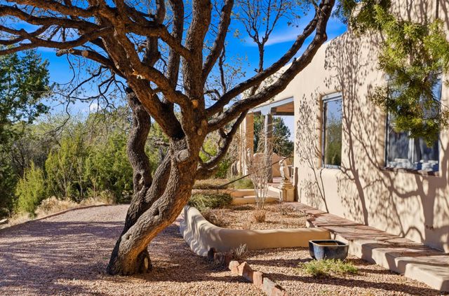 3881 Old Santa Fe Trail, Santa Fe, NM 87505