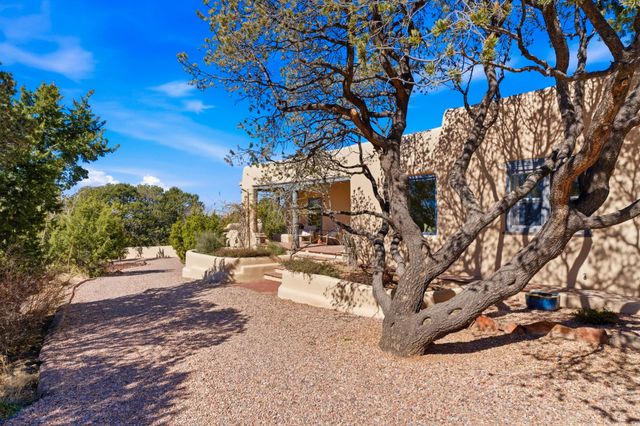 3881 Old Santa Fe Trail, Santa Fe, NM 87505