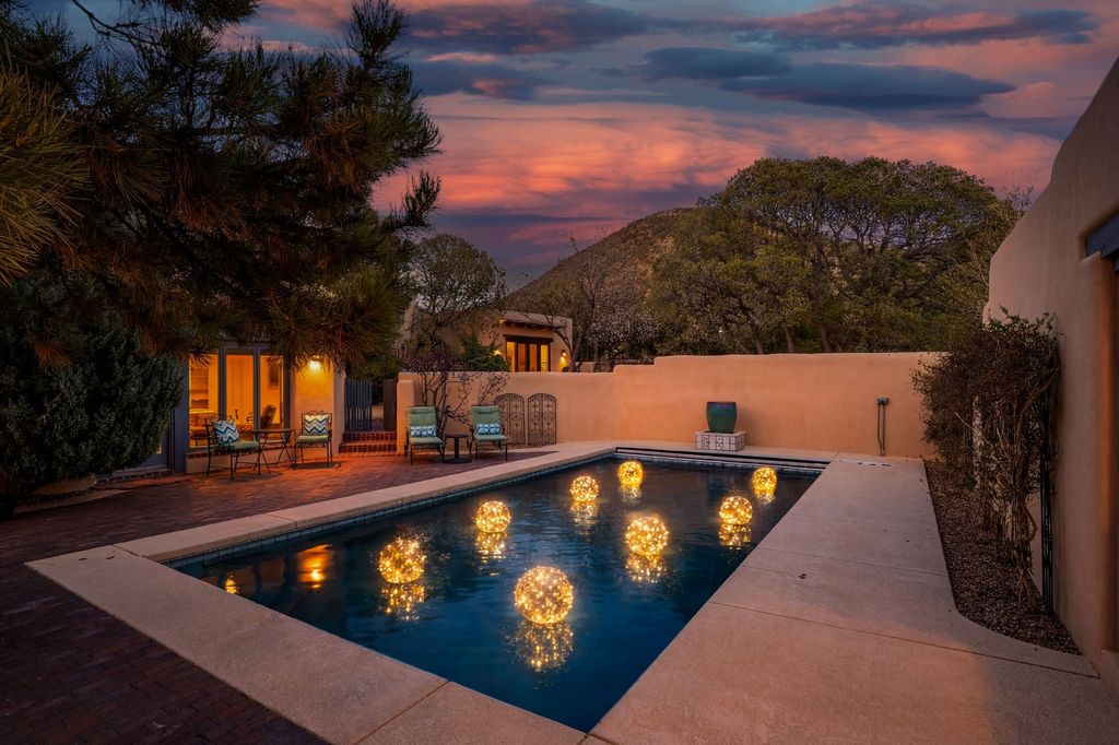 3881 Old Santa Fe Trail, Santa Fe, NM 87505