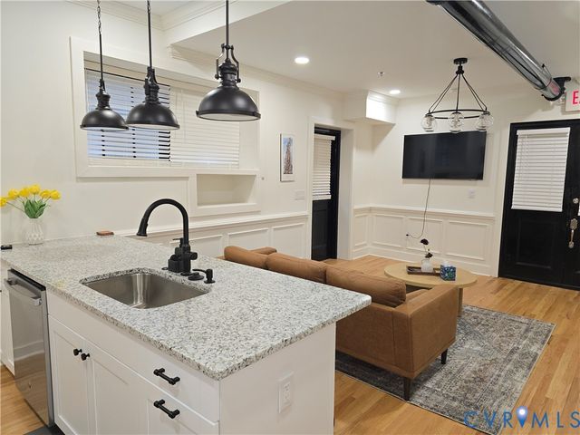 212 E Clay St Unit#UB1, Richmond, VA 23219