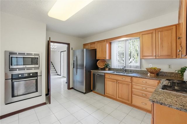 354 Shadywood Drive, Clayton, OH 45415