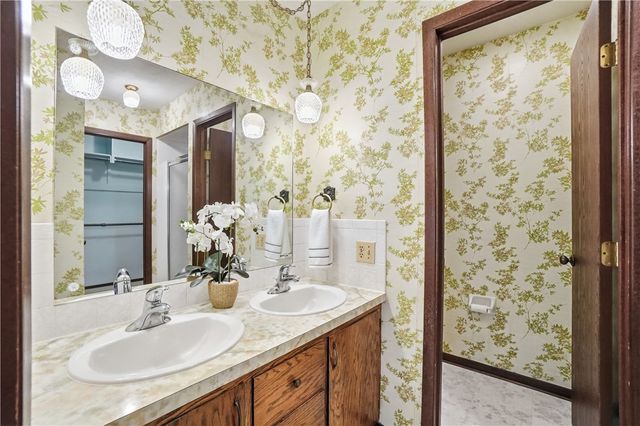 354 Shadywood Drive, Clayton, OH 45415
