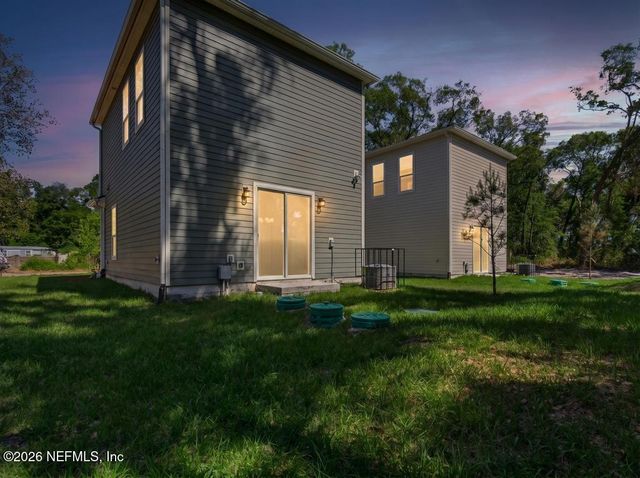 11076 PINE Street, Jacksonville, FL 32218