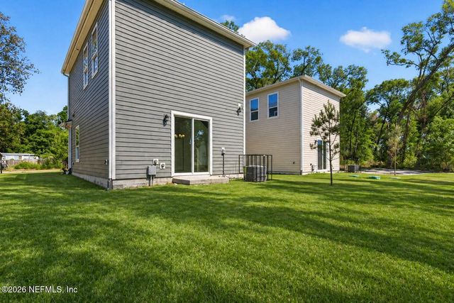11076 PINE Street, Jacksonville, FL 32218