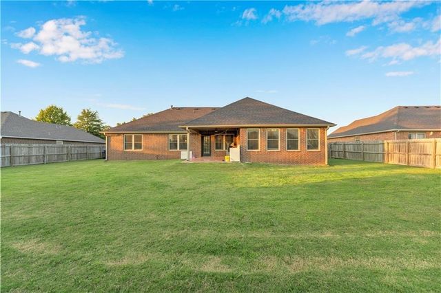 8006 David Drive, Siloam Springs, AR 72761