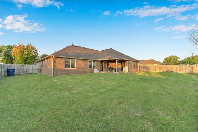 8006 David Drive, Siloam Springs, AR 72761