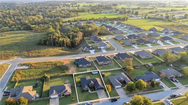 8006 David Drive, Siloam Springs, AR 72761