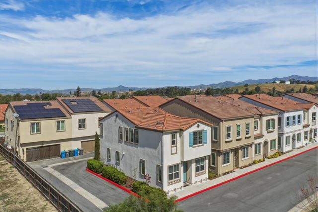 1180 Julia Circle, Hollister, CA 95023