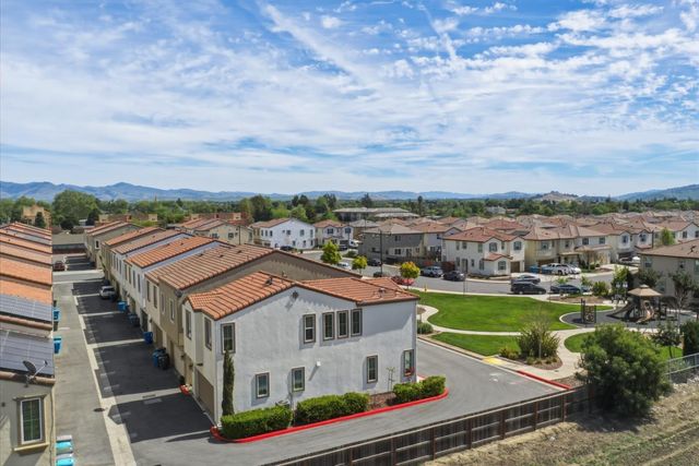 1180 Julia Circle, Hollister, CA 95023