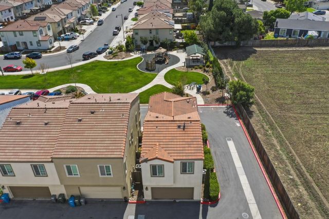 1180 Julia Circle, Hollister, CA 95023