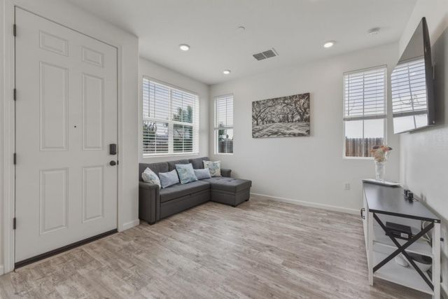 1180 Julia Circle, Hollister, CA 95023