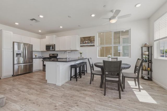 1180 Julia Circle, Hollister, CA 95023