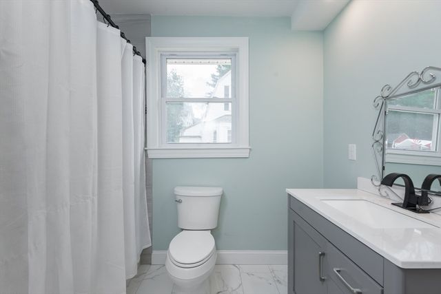 398 Plymouth St, Bridgewater, MA 02324