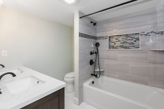 398 Plymouth St, Bridgewater, MA 02324