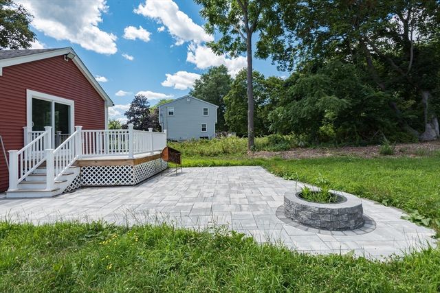 398 Plymouth St, Bridgewater, MA 02324