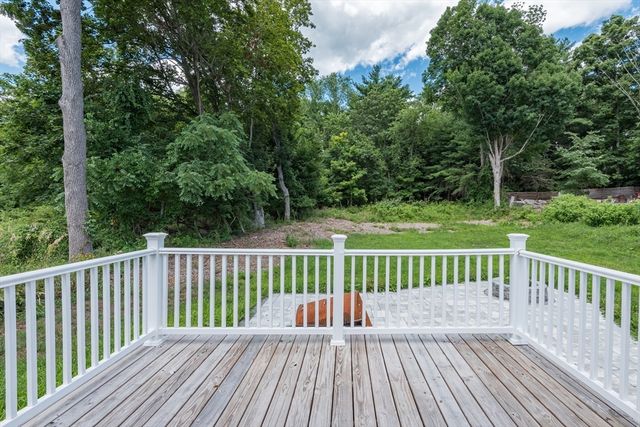 398 Plymouth St, Bridgewater, MA 02324