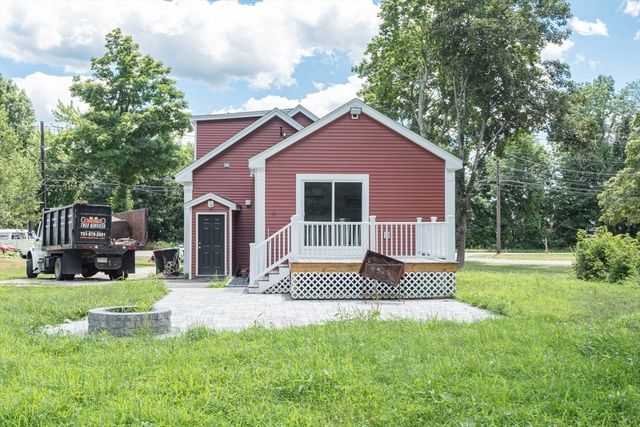 398 Plymouth St, Bridgewater, MA 02324