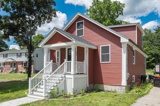 398 Plymouth St, Bridgewater, MA 02324