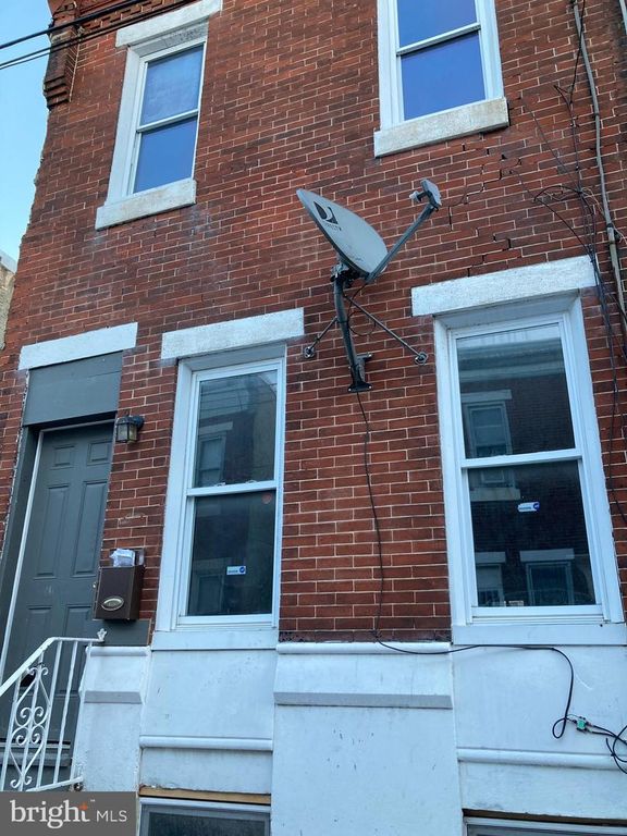 Image 1 of property listing at 1343 S HOLLYWOOD ST, Philadelphia, PA 19146