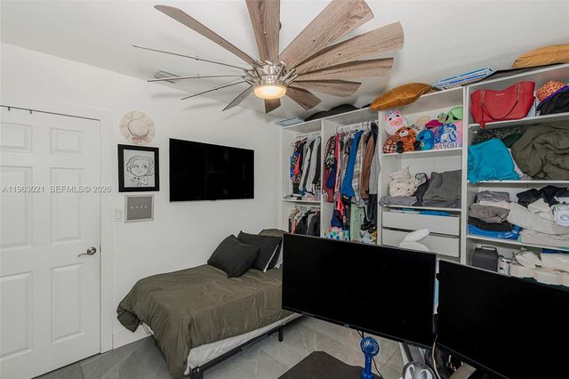 200 SW 69th Ter, Pembroke Pines, FL 33023