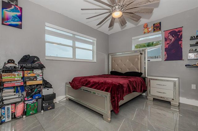 200 SW 69th Ter, Pembroke Pines, FL 33023