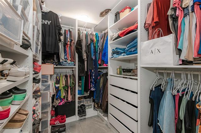 200 SW 69th Ter, Pembroke Pines, FL 33023