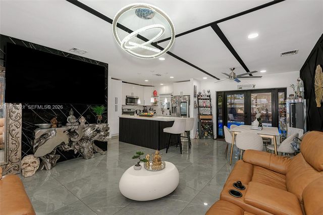 200 SW 69th Ter, Pembroke Pines, FL 33023