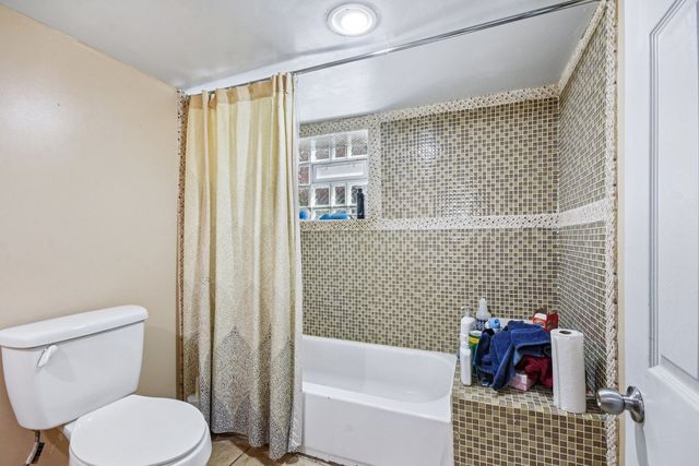 7635 S Michigan Avenue, Chicago, IL 60619