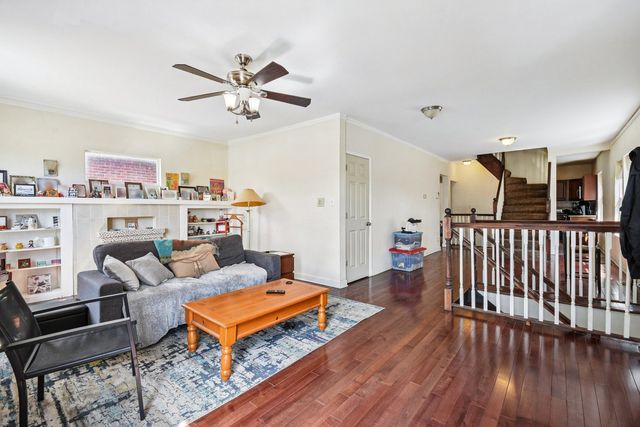 7635 S Michigan Avenue, Chicago, IL 60619