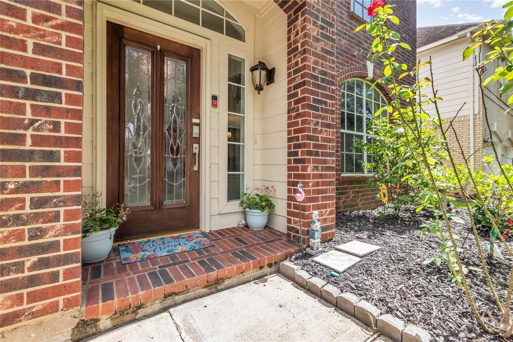 Image 3 of property listing at 5506 Poundstone Court, Sugar Land, TX 77479