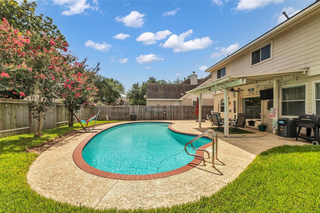 Image 33 of property listing at 5506 Poundstone Court, Sugar Land, TX 77479